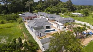 8 Villas