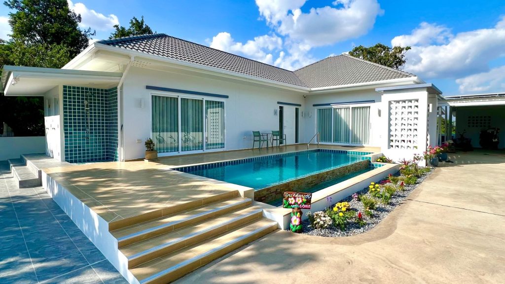 pool villa khon kaen modern design